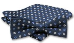 Elegancka Mucha Męska - Alties - Granat we Wzór Kwiatowy. Niebieskie krawaty i muchy Alties, bez wzorów, eleganckie. Za 54.00 zł.