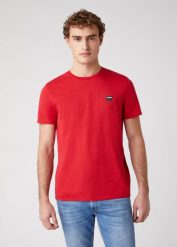 WRANGLER SS SIGN OFF TEE MĘSKI T-SHIRT KOSZULKA NADRUK LOGO SCARLET RED W7C07D3UU 112131608. Czerwone t-shirty męskie Wrangler, m, bez wzorów, bez kołnierzyka, bez ramiączek. Za 69.99 zł.