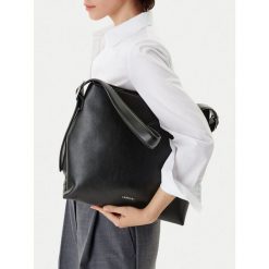 Torebka Lasocki. Czarne shopperki damskie Lasocki, bez wzorów, bez dodatków. Za 189.99 zł.