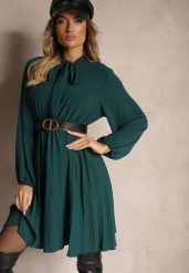 Ciemnozielona Plisowana Sukienka o Eleganckim Kroju z Wiązaniem przy Dekolcie i Gumką w Pasie Belorinda. Zielone sukienki damskie Renee, na co dzień, bez wzorów, eleganckie, bez kołnierzyka, bez ramiączek, mini, kopertowe. Za 69.99 zł.