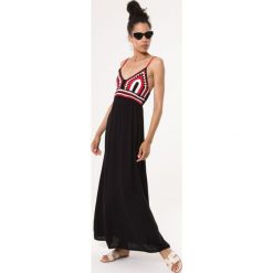 Czarna Sukienka Wing In. Czarne sukienki damskie Born2be, na plażę, na lato, l, bez wzorów, z bawełny, bez kołnierzyka, bez ramiączek, maxi. Za 49.99 zł.