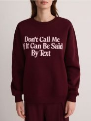 Bluza z nadrukiem - bordowy. Czerwone bluzy damskie Reserved, l, bez wzorów, z bawełny, bez ramiączek, bez kaptura. W wyprzedaży za 59.99 zł.