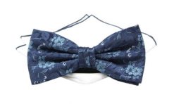 Mucha Granatowa z Białą Poszetką, w Niebieskie Kwiatki, Elegancka, Męska -CHATTIER. Niebieskie krawaty i muchy Chattier, bez wzorów, z poliesteru, eleganckie. Za 59.00 zł.
