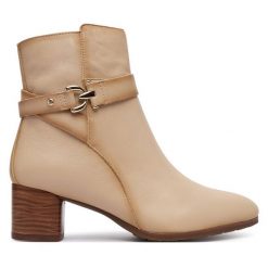 Botki Pikolinos. Białe botki damskie Pikolinos, bez wzorów, bez obcasa, na słupku, bez zapięcia. Za 759.99 zł.