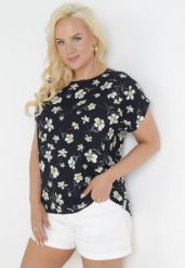 Czarna Bluzka Oversize w Kwiaty z Krótkim Rękawem Suzane. Czarne bluzki damskie Born2be, l, bez wzorów, z bawełny, bez kołnierzyka, bez ramiączek. Za 64.99 zł.