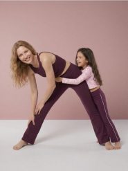 Sportowe legginsy flare Active - czerwony. Czerwone legginsy damskie Sinsay, bez wzorów. Za 49.99 zł.