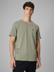 4F T-shirt regular z nadrukiem męski - oliwkowy M. Brązowe t-shirty męskie 4F, m, bez wzorów, z materiału, bez kołnierzyka, bez ramiączek. Za 79.99 zł.