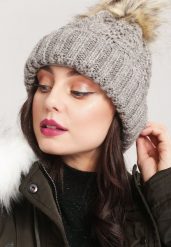 Khaki Czapka z Wełną Clout. Brązowe czapki damskie Renee, na zimę, bez wzorów, z dzianiny. Za 24.99 zł.