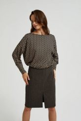 Wzorzysty sweter z długimi rękawami czarny. Czarne swetry nierozpinane damskie MOODO, l, bez wzorów, z elastanu, bez kołnierzyka, bez ramiączek. W wyprzedaży za 49.99 zł.