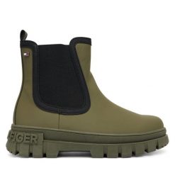 Botki Tommy Hilfiger. Brązowe botki damskie Tommy Hilfiger, bez wzorów, bez obcasa, na płaskiej podeszwie, bez zapięcia. Za 389.99 zł.