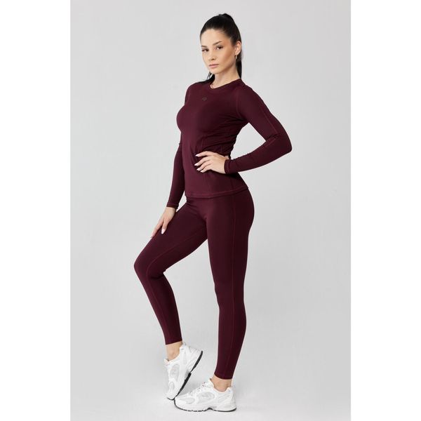 Bielizna termoaktywna damska szybkoschnąca Rough Radical Dreamlover. Czerwona bielizna sportowa damska ROUGH RADICAL, bez wzorów. W wyprzedaży za 175.92 zł.