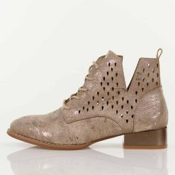 Lt. Brąz botki damskie na obcasie M.Daszyński Sa197-29. Brązowe botki damskie M.Daszyński, na jesień, w ażurowe wzory, z jeansu, boho, bez obcasa, na obcasie, bez zapięcia. Za 229.00 zł.