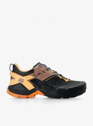 Buty GORE TEX damskie Garmont 9.81 Onyx Gtx. Brązowe obuwie trekkingowe damskie Garmont, z gore-texu, bez zapięcia. Za 934.99 zł.