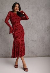 Czerwona Wieczorowa Sukienka VICES z Siateczki z Kwiatowym Wzorem z Weluru Azinene. Czerwone sukienki damskie Renee, l, bez wzorów, z koronki, wizytowe, bez kołnierzyka, bez ramiączek, maxi, oversize. Za 149.99 zł.