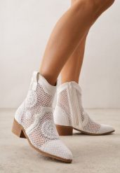 Białe Botki Kowbojki na Stożku z Ażurową Cholewką z Haftem Isarna. Białe botki damskie Renee, w ażurowe wzory, z jeansu, boho, bez obcasa, na obcasie, bez zapięcia. Za 149.99 zł.