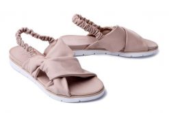 PIAZZA 910222-08 beige, sandały damskie. Brązowe sandały damskie Piazza, bez wzorów, ze skóry, bez obcasa, bez zapięcia. Za 209.93 zł.
