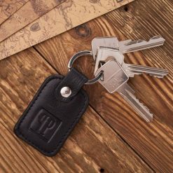 Portfel męski skórzany czarny T-46-BL i brelok do kluczy T-86-BL zestaw prezentowy ZUP-135-BL. Czarne portfele męskie bez wzorów, ze skóry. Za 75.99 zł.