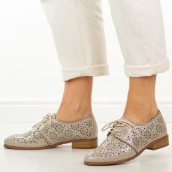 Złote ażurowe półbuty damskie Potocki 12778. Żółte półbuty damskie POTOCKI, na lato, w ażurowe wzory, ze skóry, eleganckie, bez obcasa, na obcasie, bez zapięcia. Za 199.00 zł.