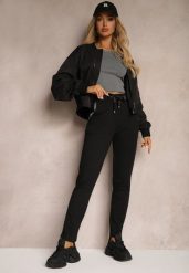 Czarne Dresowe Spodnie z Gumką w Pasie High Waist z Cyrkoniami Bravur. Czarne spodnie dresowe damskie Renee, bez wzorów, z dresówki, z podwyższonym stanem. Za 54.99 zł.