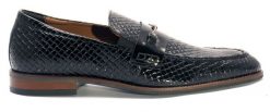 Czarne lakierowane wsuwane buty męskie ze sprzączką - plecione loafersy T239. Czarne buty wizytowe męskie Modini Moda Męska, bez wzorów, z gumy, bez obcasa, bez zapięcia. W wyprzedaży za 360.00 zł.