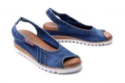 ARTIKER RELAKS 50C0253 jeans, sandały damskie. Niebieskie sandały damskie Artiker Relaks, bez wzorów, z jeansu, bez obcasa, na koturnie, bez zapięcia. Za 174.93 zł.