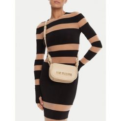 Torebka LOVE MOSCHINO. Białe listonoszki damskie Love Moschino, bez wzorów, bez dodatków. Za 426.99 zł.