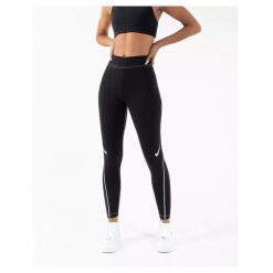 Legginsy fitness damskie Nike Sportswear Swoosh czarne. Czarne legginsy damskie Nike, bez wzorów. Za 287.99 zł.