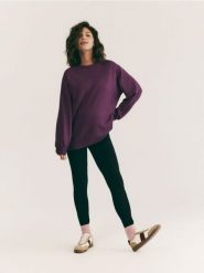 Bawełniana bluza - fioletowy. Fioletowe bluzy damskie Reserved, l, bez wzorów, z bawełny, bez ramiączek, bez kaptura. Za 149.99 zł.