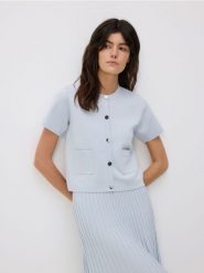 Sweter z wiskozą - jasnoniebieski. Niebieskie swetry nierozpinane damskie Reserved, l, bez wzorów, z dzianiny, bez kołnierzyka, bez ramiączek. W wyprzedaży za 89.99 zł.