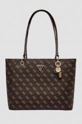 GUESS Brązowa damska shopperka logowana Noelle Tote. Brązowe shopperki damskie Guess, z aplikacjami, ze skóry ekologicznej, bez dodatków. W wyprzedaży za 529.99 zł.