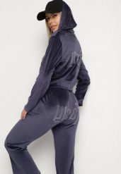 Granatowy Welurowy Komplet Dresowy z Cyrkoniową Aplikacją Bluza i Spodnie Mitene. Niebieskie bluzy damskie Born2be, m, z aplikacjami, z dresówki, bez ramiączek, z kapturem. Za 79.99 zł.