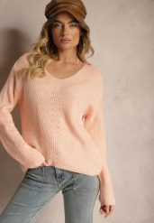 Jasnoróżowy Sweter w Klasycznym Stylu z Trójkątnym Dekoltem Omelisa. Czerwone swetry nierozpinane damskie Renee, l, bez wzorów, z jeansu, biznesowe, bez kołnierzyka, bez ramiączek. Za 84.99 zł.