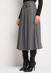 Szara Rozkloszowana Spódnica Preppy Plisowana Ozdobiona Paskiem z Klamrą Setira. Szare spódnice damskie Born2be, do pracy, l, bez wzorów, biznesowe, midi, proste. Za 179.99 zł.
