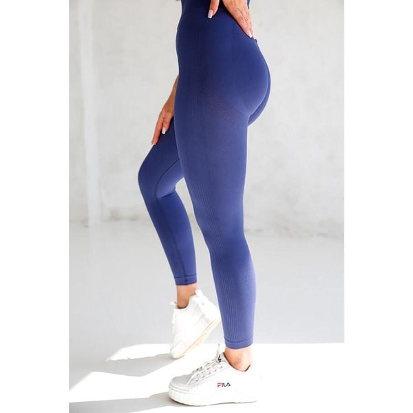 Legginsy bezszwowe push up damskie Squat navy 2skin. Niebieskie legginsy damskie 2SkIN, bez wzorów. Za 219.00 zł.