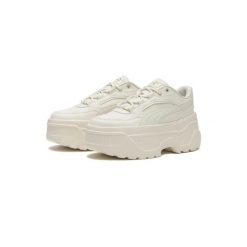 Buty sportowe damskie Puma Karmen X tra. Białe obuwie sportowe damskie Puma, bez wzorów, ze skóry ekologicznej, bez zapięcia, do biegania. Za 490.00 zł.