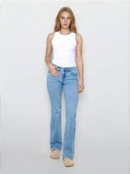 Jeansy flare low waist - niebieski. Niebieskie jeansy damskie Sinsay, bez wzorów, z jeansu. Za 59.99 zł.