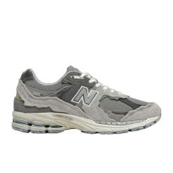 Buty do chodzenia dla dorosłych New Balance 2002R Protection Pack Rain Cloud. Szare obuwie sportowe damskie New Balance, bez wzorów, bez zapięcia, trekkingowe. W wyprzedaży za 1,306.15 zł.