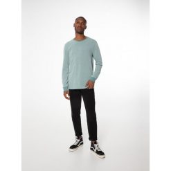 Bluza męska Protest NXGQUILLAN sweatshirt. Niebieskie bluzy męskie Protest, m, bez wzorów, bez ramiączek, bez kaptura. W wyprzedaży za 115.00 zł.