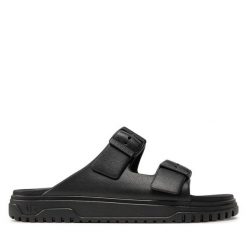 Klapki Armani Exchange. Czarne klapki damskie Armani Exchange, bez wzorów, bez obcasa, bez zapięcia. Za 329.99 zł.