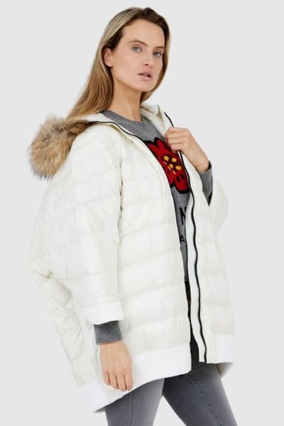 BLAUER Ecru damski puchowy płaszcz z futrem jenota, Rozmiar S. Białe płaszcze damskie Blauer USA, s, bez wzorów, z puchu, bez kołnierzyka, bez kaptura. W wyprzedaży za 1,804.99 zł.