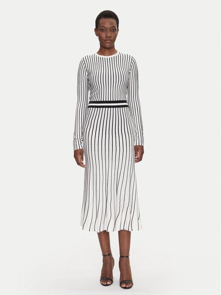 Fracomina Sukienka dzianinowa FS25SD5002K501N8 Biały Slim Fit. Białe sukienki damskie Fracomina, xl, bez wzorów, z dzianiny, bez kołnierzyka, bez ramiączek. Za 369.99 zł.