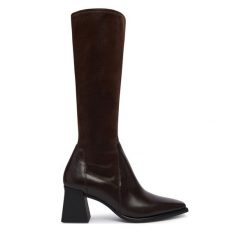 Kozaki Vagabond Shoemakers. Brązowe kozaki damskie Vagabond Shoemakers, bez wzorów, bez obcasa, na słupku, bez zapięcia. Za 824.99 zł.