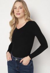 Czarny Dopasowany Sweter z Prążkowanej Dzianiny z Bawełną z Dekoltem w Serek Tesma. Czarne swetry nierozpinane damskie Born2be, uniwersalny, bez wzorów, z bawełny, eleganckie, bez kołnierzyka, bez ramiączek. Za 49.99 zł.