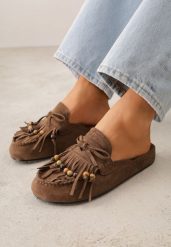 Ciemnobrązowe Klapki VICES Mule Ozdobione Frędzlami Koralikami i Kokardą Eathelena. Brązowe klapki damskie Renee, na lato, bez wzorów, bez obcasa, na płaskiej podeszwie, bez zapięcia. Za 119.99 zł.