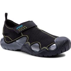 Sandały CROCS - Swiftwater Sandal M 15041 Black/Charcoal. Czarne sandały męskie Crocs, bez wzorów, z materiału, klasyczne, bez zapięcia. W wyprzedaży za 179.00 zł.