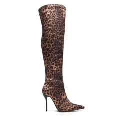 Kozaki DeeZee. Brązowe kozaki damskie DeeZee, bez wzorów, bez obcasa, na szpilce, bez zapięcia. Za 349.99 zł.
