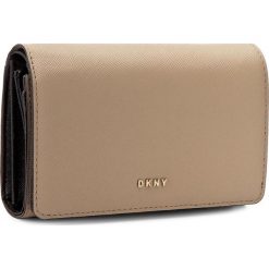 Duży Portfel Damski DKNY - Slgs Bryant Park R462350204 Nude 277. Brązowe portfele damskie DKNY, ze skóry. W wyprzedaży za 299.00 zł.