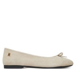 Baleriny Tommy Hilfiger. Brązowe balerinki damskie Tommy Hilfiger, bez wzorów, bez obcasa, bez zapięcia. Za 379.99 zł.