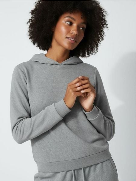 Bluza hoodie basic - szary. Szare bluzy damskie Sinsay, l, bez wzorów, bez ramiączek, bez kaptura. W wyprzedaży za 19.99 zł.