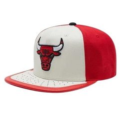Czapka Z Daszkiem Ness NBA Day One Chicago Bulls Snapback. Białe czapki damskie Mitchell & Ness, bez wzorów. Za 254.99 zł.